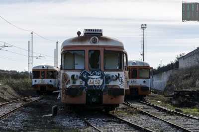 Mungivacca, l� dove giacciono 41 treni abbandonati: � il "cimitero dei rotabili"